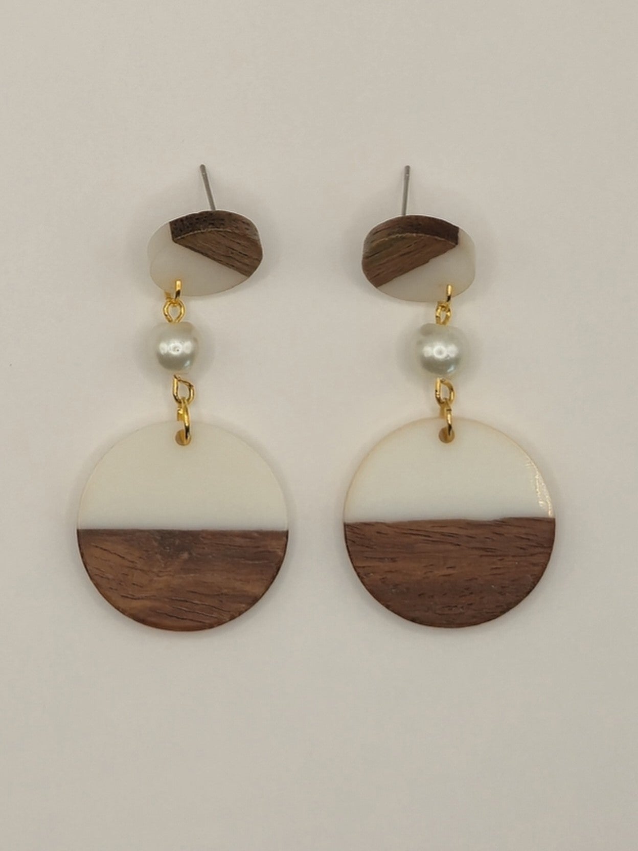 White Wood & Resin Round Earrings