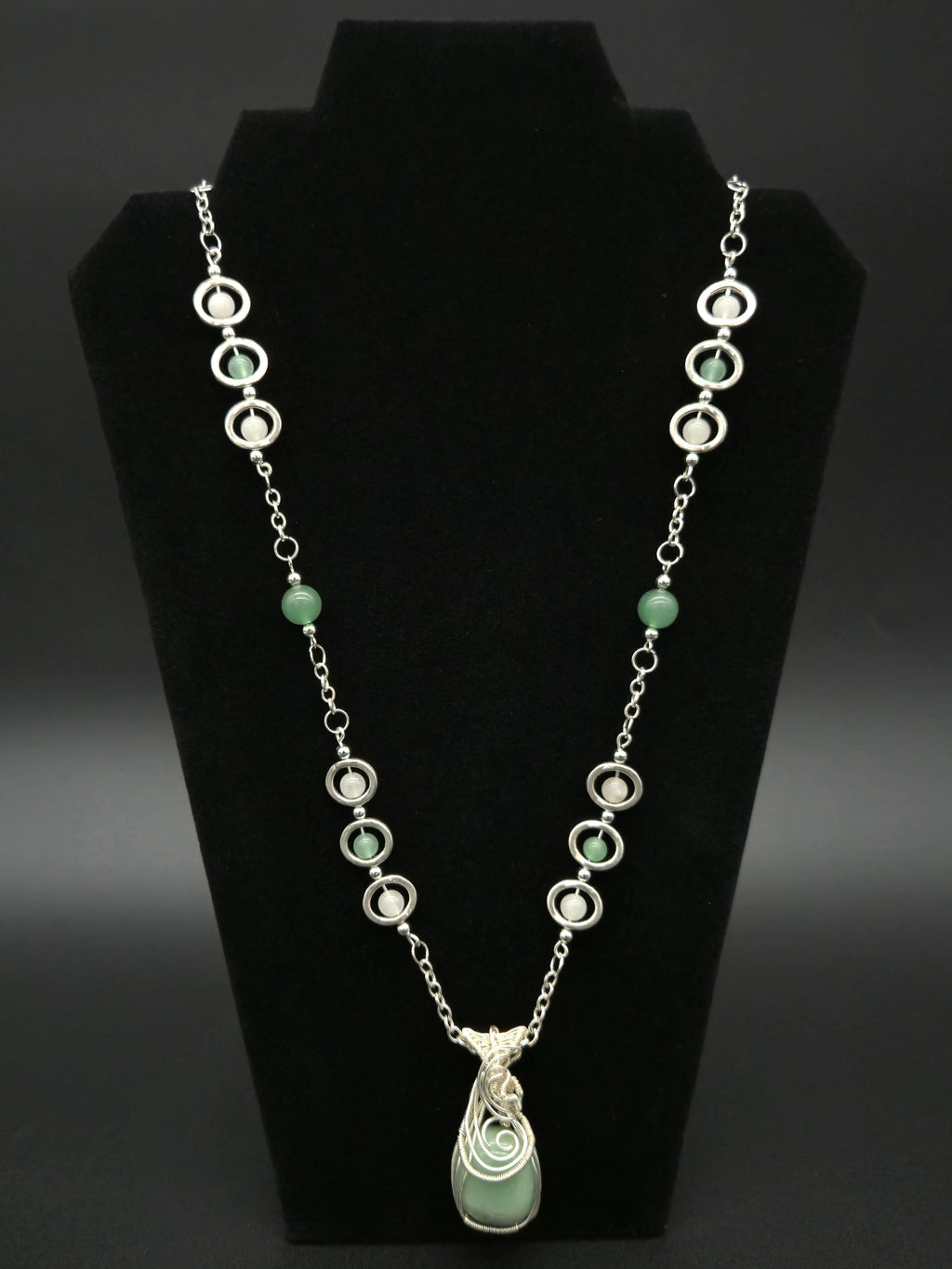 Green Aventurine Wired Stone Pendant Necklace