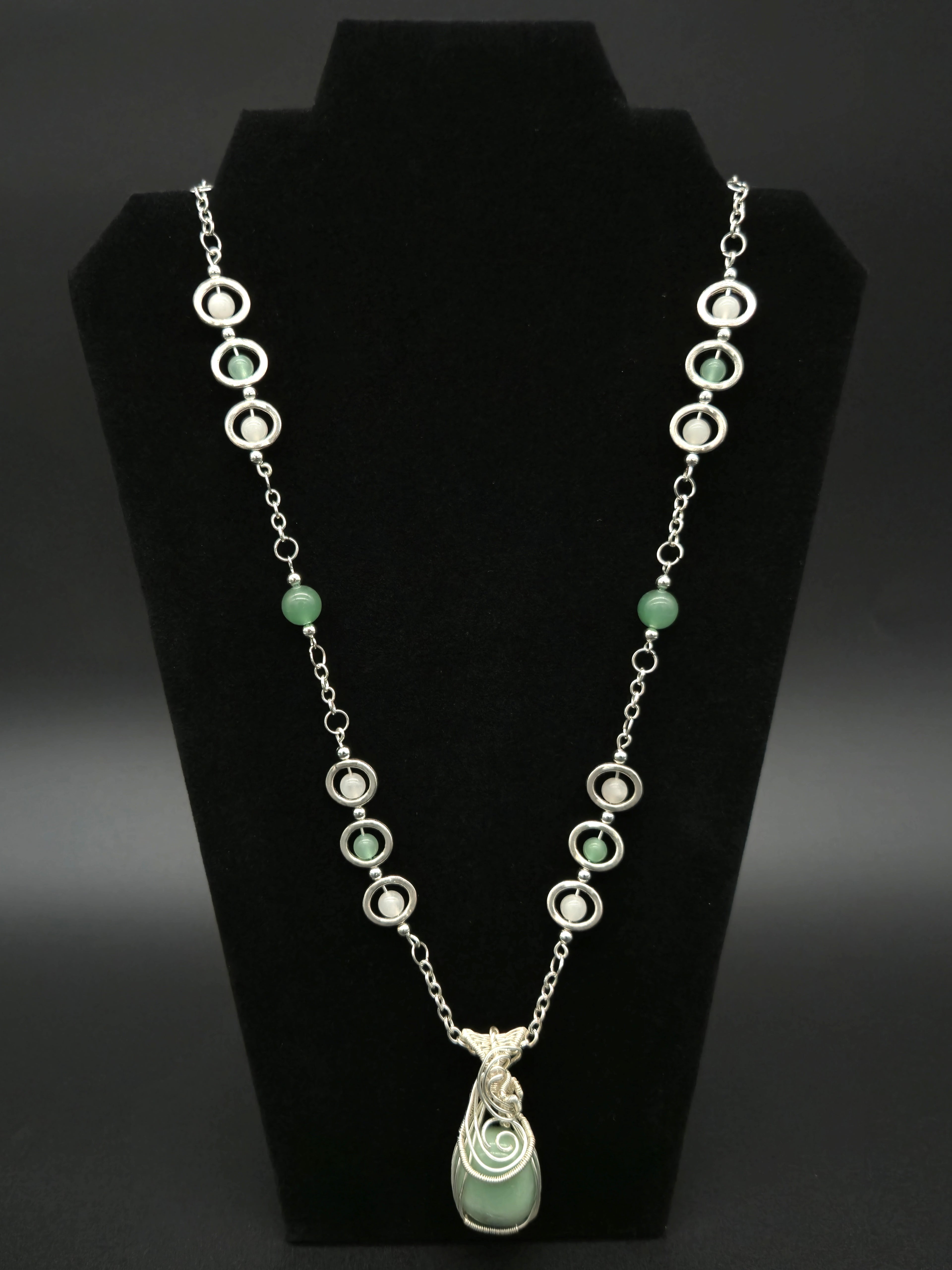 Green Aventurine Wired Stone Pendant Necklace