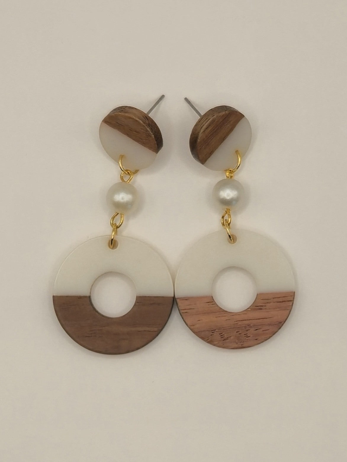White Wood & Resin Round Small Cutout Earrings
