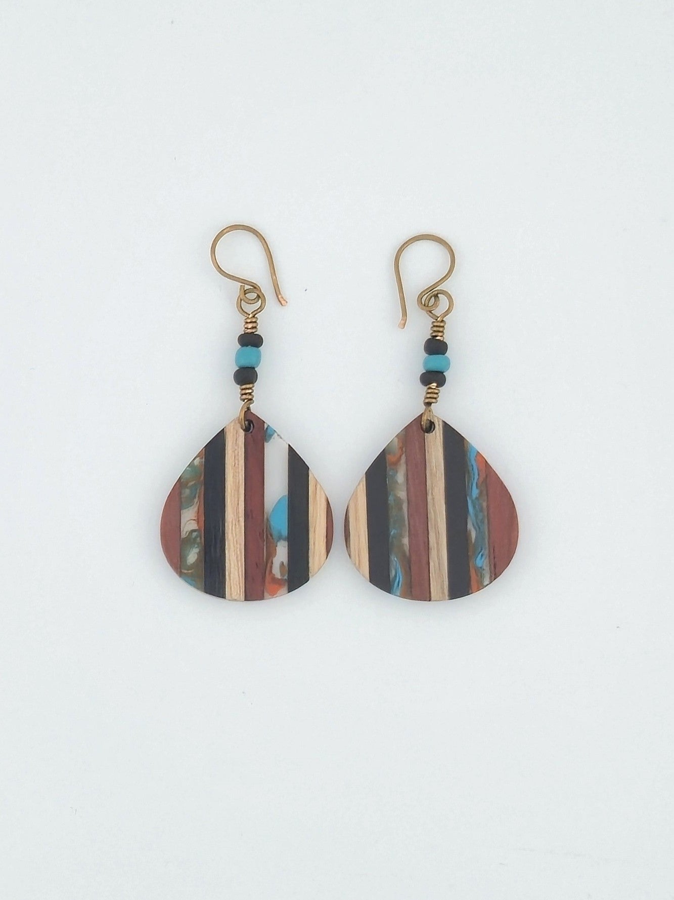 The Horizon Line Dangles
