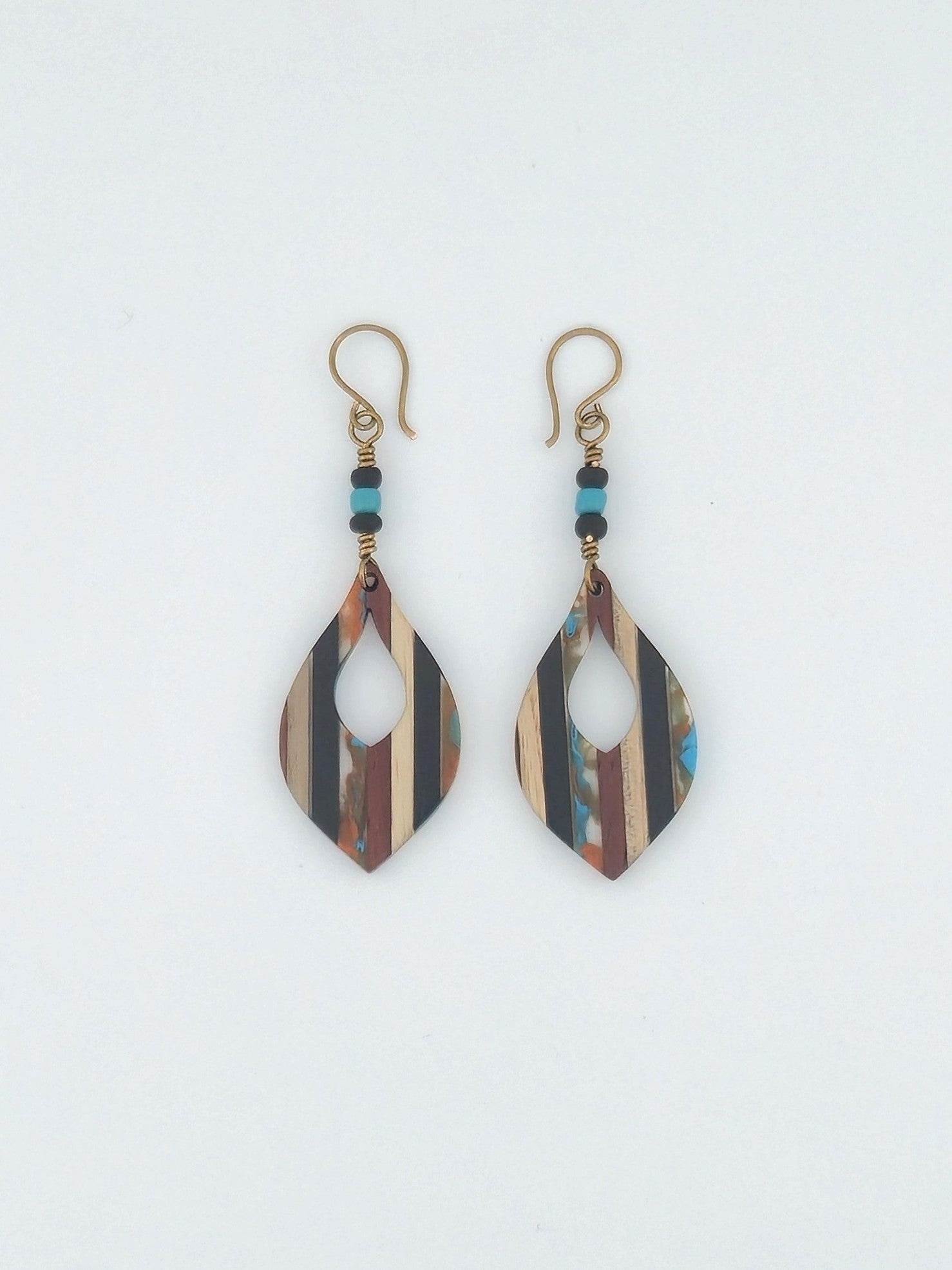 The Horizon Line Dangles