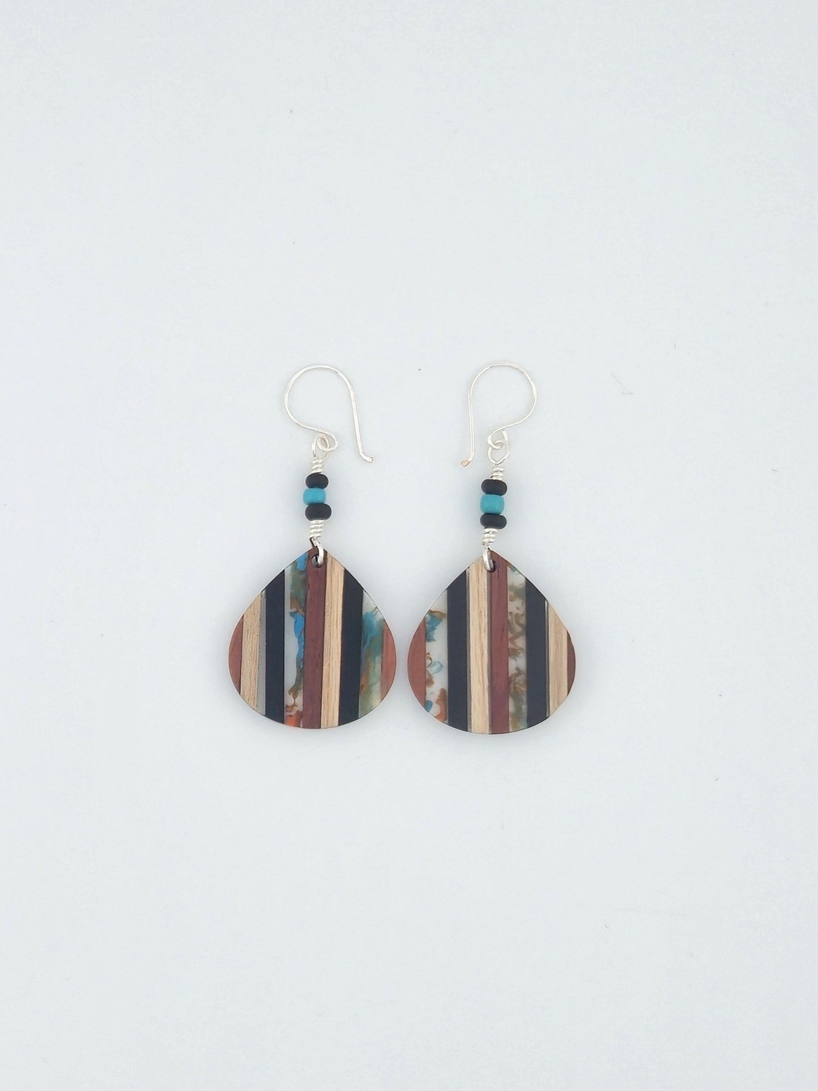 The Horizon Line Dangles