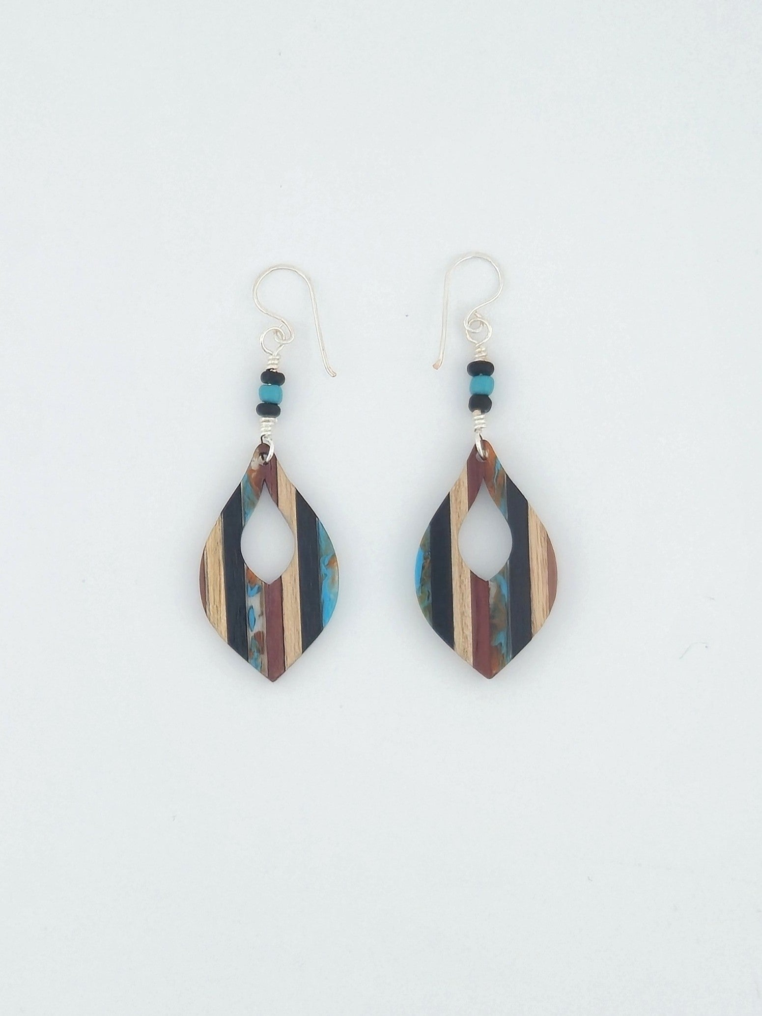 The Horizon Line Dangles