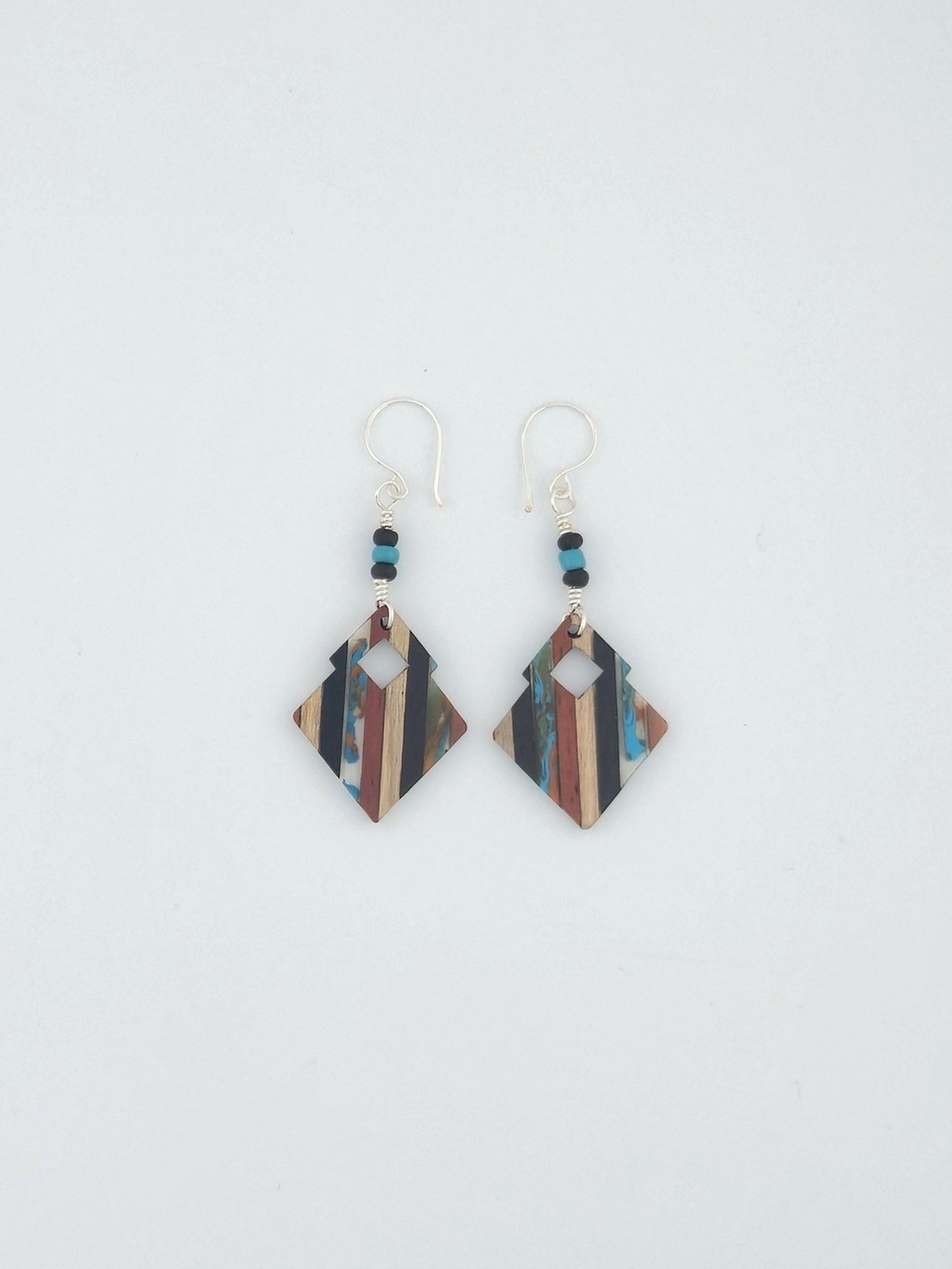 The Horizon Line Dangles