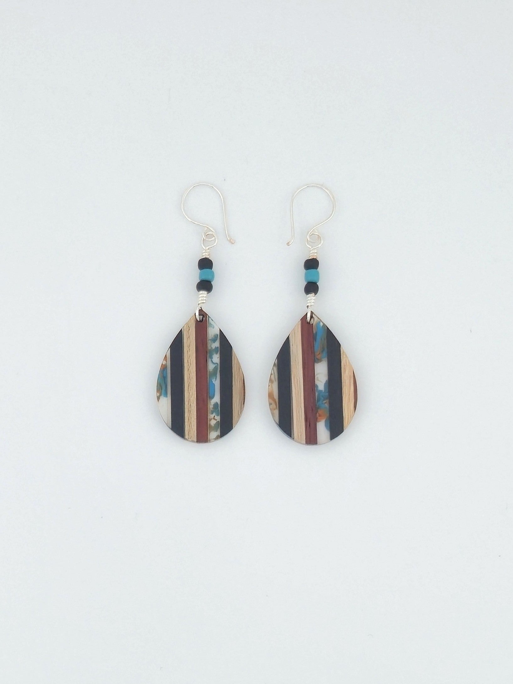 The Horizon Line Dangles
